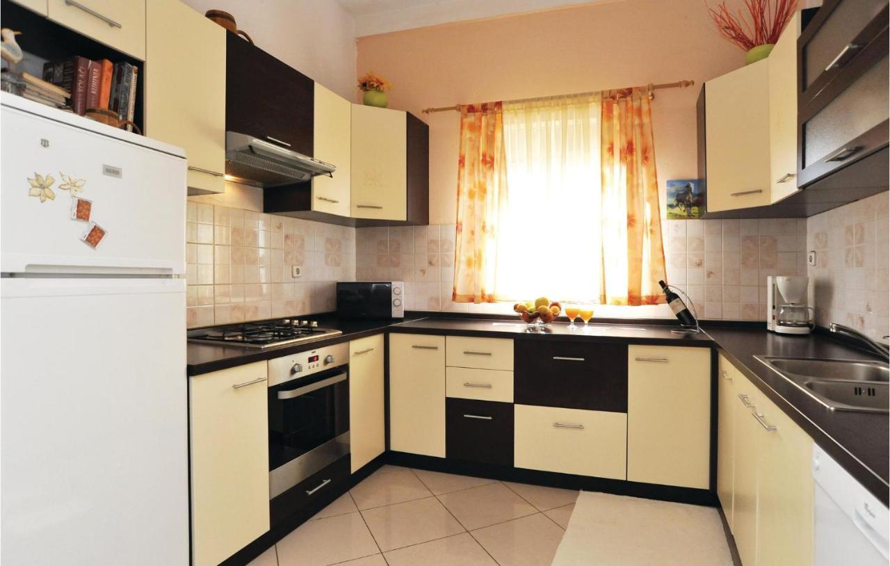 Beautiful Apartment In Maslenica With Kitchen Экстерьер фото
