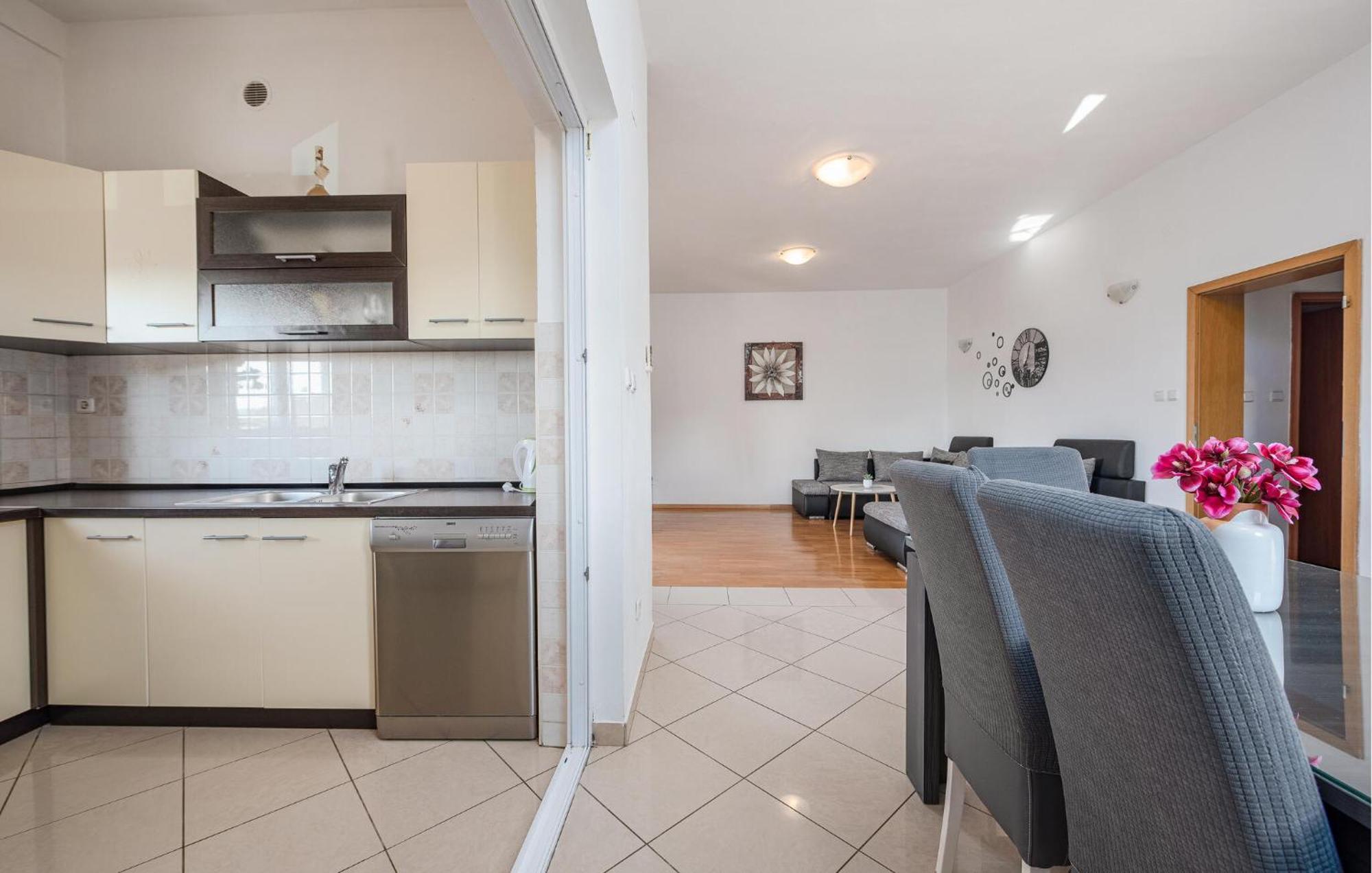 Beautiful Apartment In Maslenica With Kitchen Экстерьер фото